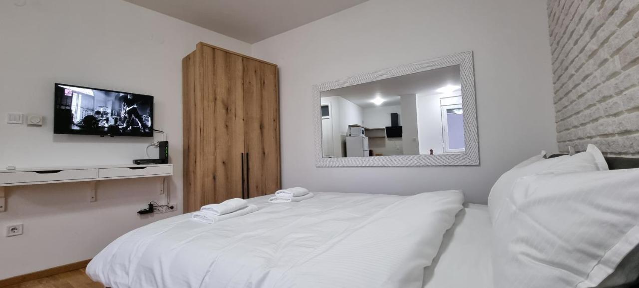 Grove II Apartment = Strict City Centre Novi Sad Luaran gambar