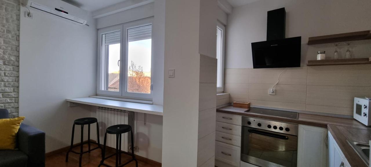 Grove II Apartment = Strict City Centre Novi Sad Luaran gambar