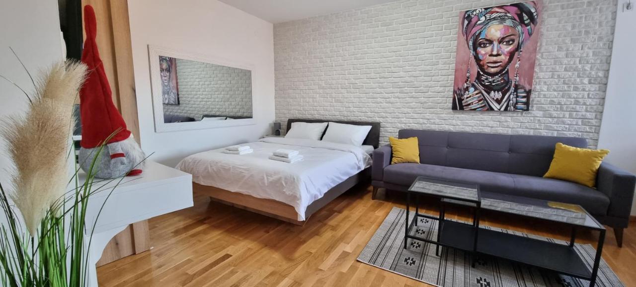 Grove II Apartment = Strict City Centre Novi Sad Luaran gambar